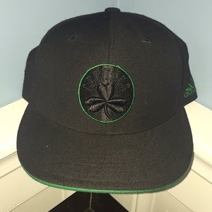 Adidas Boston Celtics Black fitted hat size 7 1/4